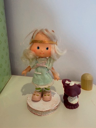 Vintage strawberry shortcake - strawberry,