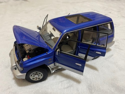Autoart mitsubishi pajero 18 - pajero, 1/18