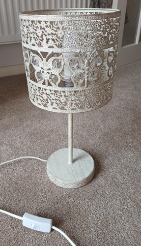 Cream shabby chic distressed - cream,