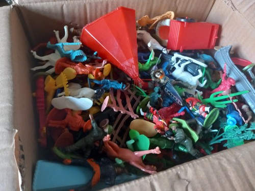 Vintage toy soldiers mixed - toy,