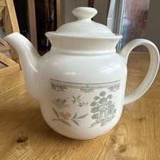 Biltons Pottery Pagoda
