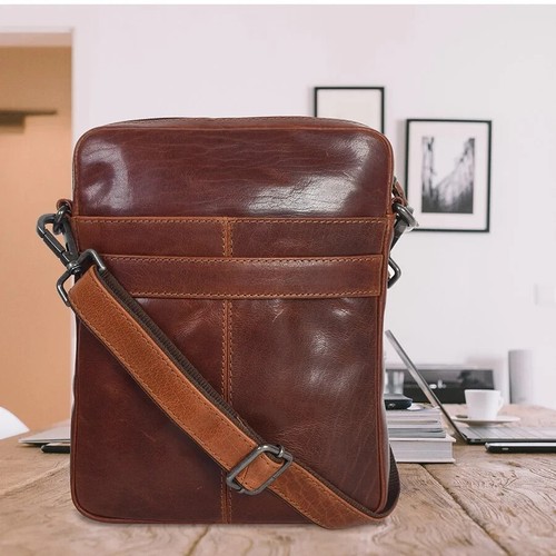 Leather messenger bag - , flight