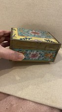 Antique Chinese 1881-1918 Famille Rose Colorful Enamel Porcelain Trinket Box