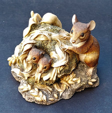 WELL DETAILED BORDER FINE ARTS HAPPY DAYS (FIELD MICE) FIGURINE - AYRES