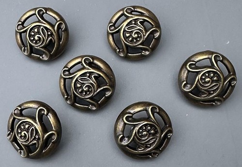 Bronze coloured patterned - bronze,
