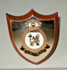 HMS ARGYLL F231.  PLAQUE/CREST ON WOODEN DESK STAND. FINE UNDAMAGED CONDITION.