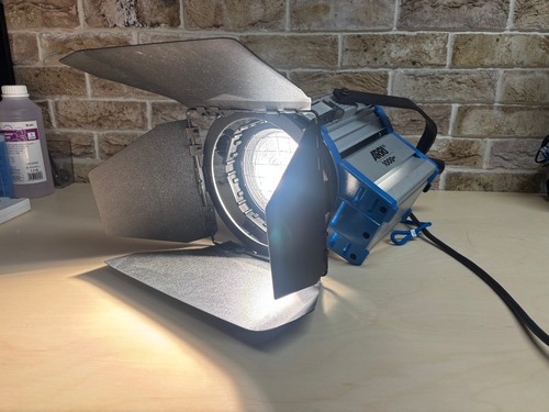 Arri 1000w fresnel - arri, (1kw)