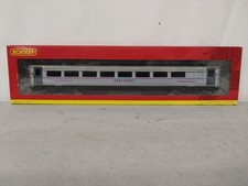 Hornby R4666B East Coast Mk4 Standard Open Coach '12425' OO Gauge