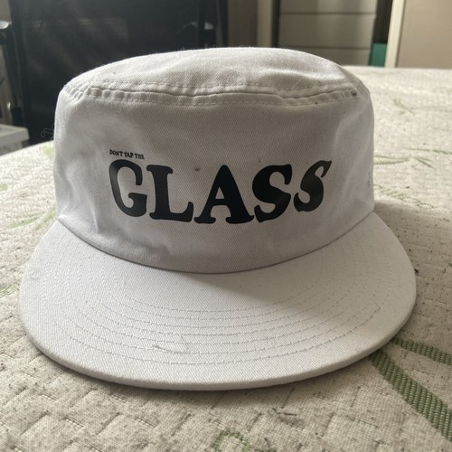 Don tap the - don’t, glass
