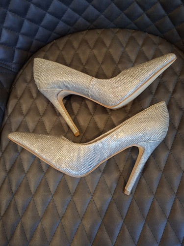 Ladies shoes size silver - 4,
