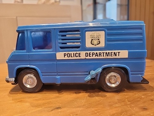 Vintage wind police - , van