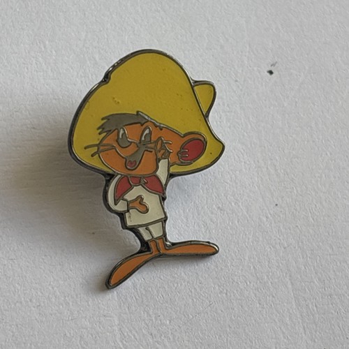 Speedy gonzales metal badge - gonzales,