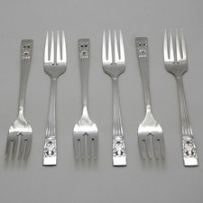 HAMPTON COURT Design Oneida