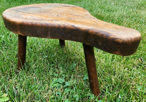 Antique primitive three - primitive, three-leg