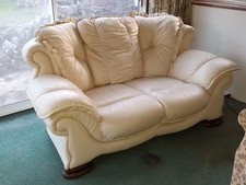 ITALIAN STYLE LEATHER 2 SEAT SOFA IN CREAM