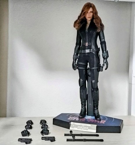 Hot toys black widow scale - 1/6,