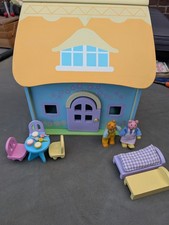 ELC WOODEN DOLLS HOUSE 2 FLOORS REMOVEABLE ROOF CARRY HANDLE Two People