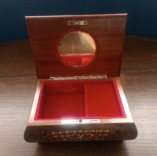 Reuge swiss musical jewellery - swiss,
