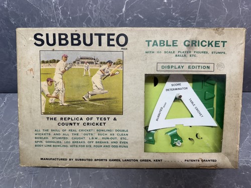 Subbuteo table cricket display - table,