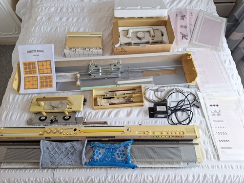 Knitmaster 560 electronic