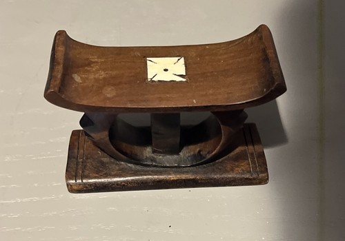 Reproduction african headrest - reproduction,