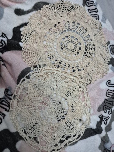 Vintage doilies beige crotchet - doilies,