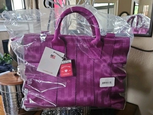 Harveys magenta lolita - lolita., in