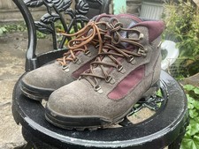 Size 6 Grey and Red Alpina