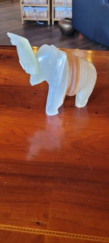 Onyx marble elephant - ?/marble?,