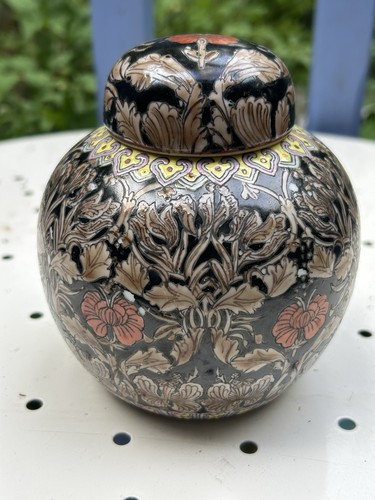 Very beautiful hand painted - hand,