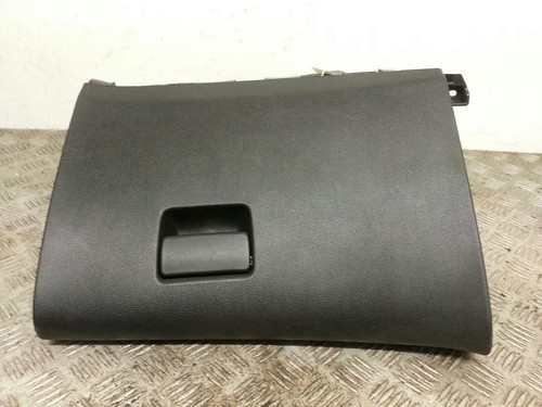 2013 vauxhall astra glovebox - j,