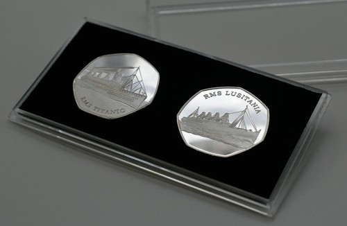 Pair rms titanic and - of,