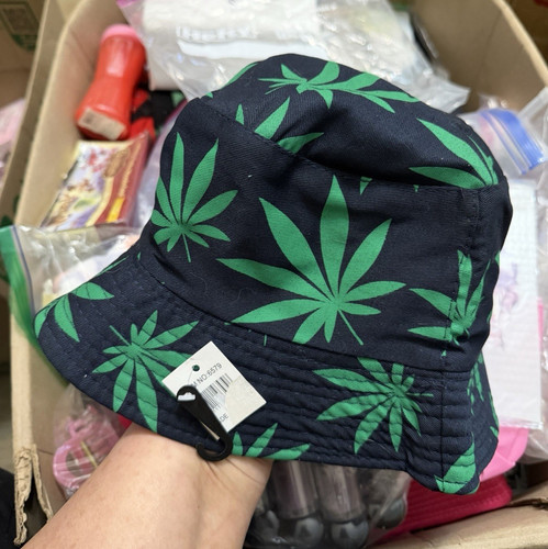Black green leaf print - black,