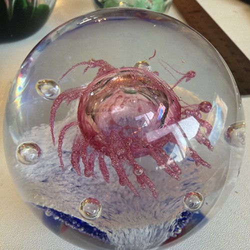 Paperweight pink blue white - pink,