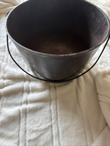 Antique cast iron bean - iron,