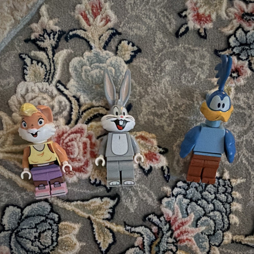 Lego minifigures looney - lego, tunes