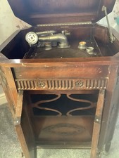 antique wind up gramophone