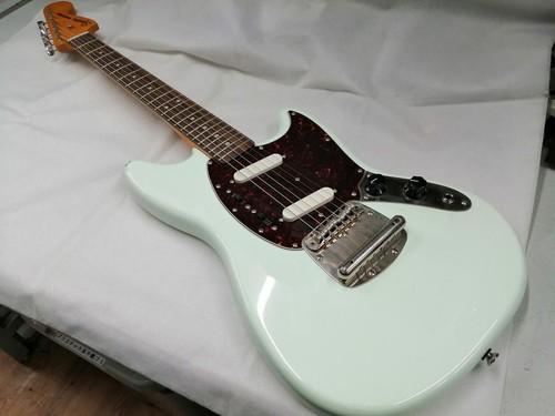 Squier electric guitar classic - squier,
