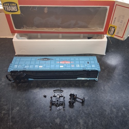 Life like trains scale - life,