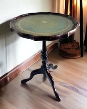 BEVAN FUNNELL SIDE/TOP LAMP TABLE MAHOGANY FINISH WITH GOLD LEAF TOOLING