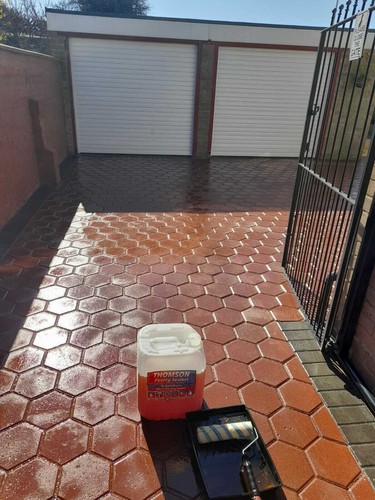 Thomson wet look driveway - thomson,
