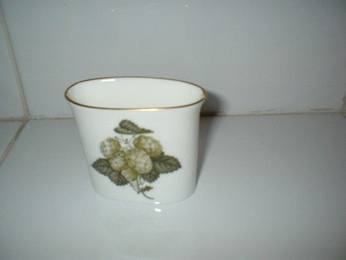 Vintage royal worcester hop - royal,