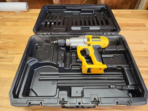 Dewalt 24v volts 2 - 24v,