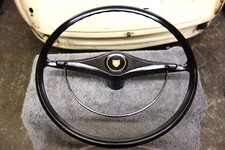 Jaguar Mk2 / Daimler 250 V8 Steering Wheel with Badge, Centre & Chrome Horn Ring