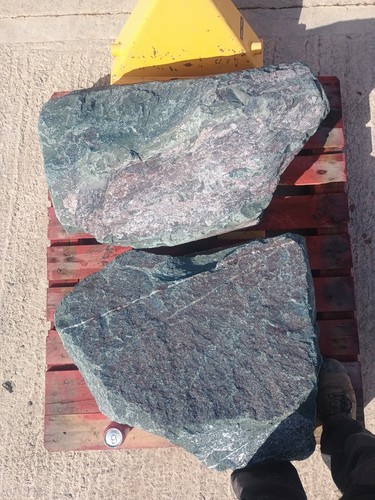 Large granite garden - 2,