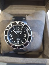 Saint Honore Paris World code Mens Dive Watch 330ft Wr Sapphue Crystal Bargain