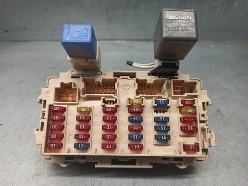 2523079981 fuse relay box