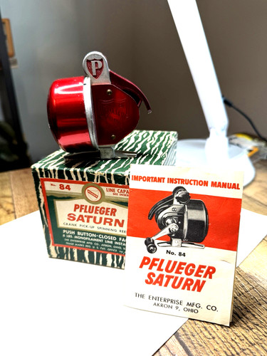 Vintage pflueger saturn model - vintage,