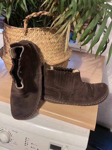Clarks original suede shoes
