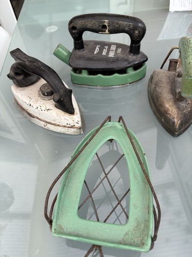 Vintage cast iron - vintage, flat